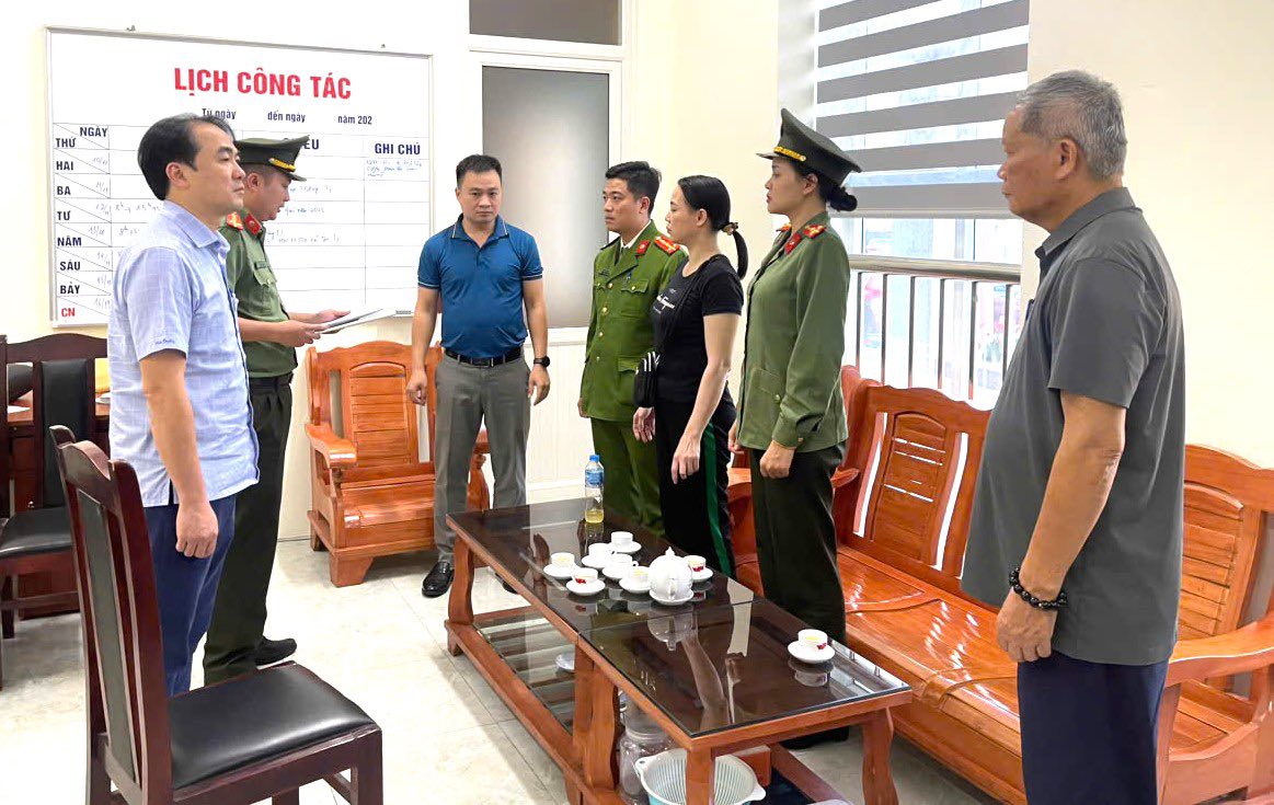 B&oacute;c trần đường d&acirc;y tổ chức trốn đi nước ng&ograve;ai tại H&agrave; Tĩnh - Ảnh 3.