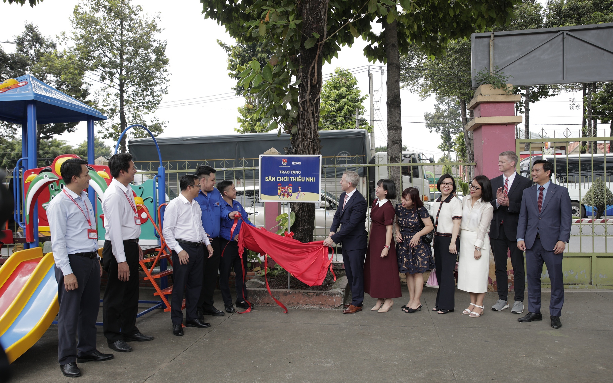 Món quà ý nghĩa dành cho thiếu nhi phường Bình Dương