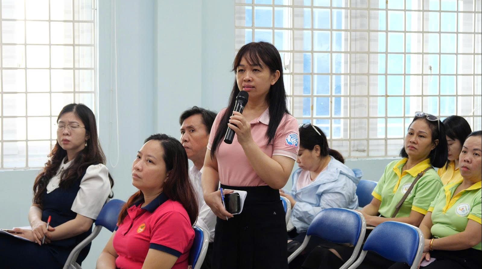 Đảm bảo việc thực hiện quy chế d&acirc;n chủ tại nơi l&agrave;m việc - Ảnh 2.