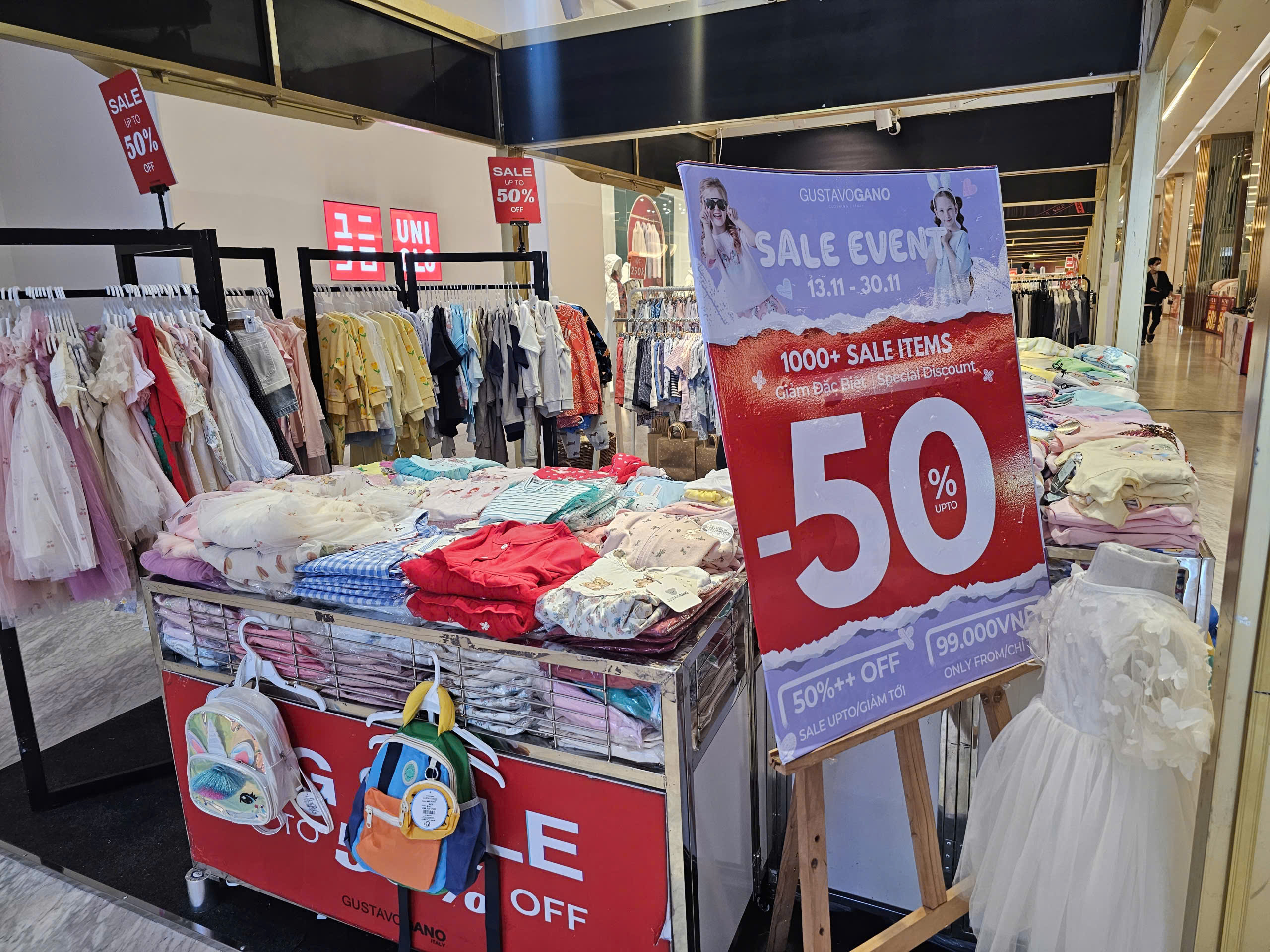 Kh&aacute;m ph&aacute; Black Friday 2025: Giảm gi&aacute; sốc từ 50 - 70 % tại TP HCM - Ảnh 1.