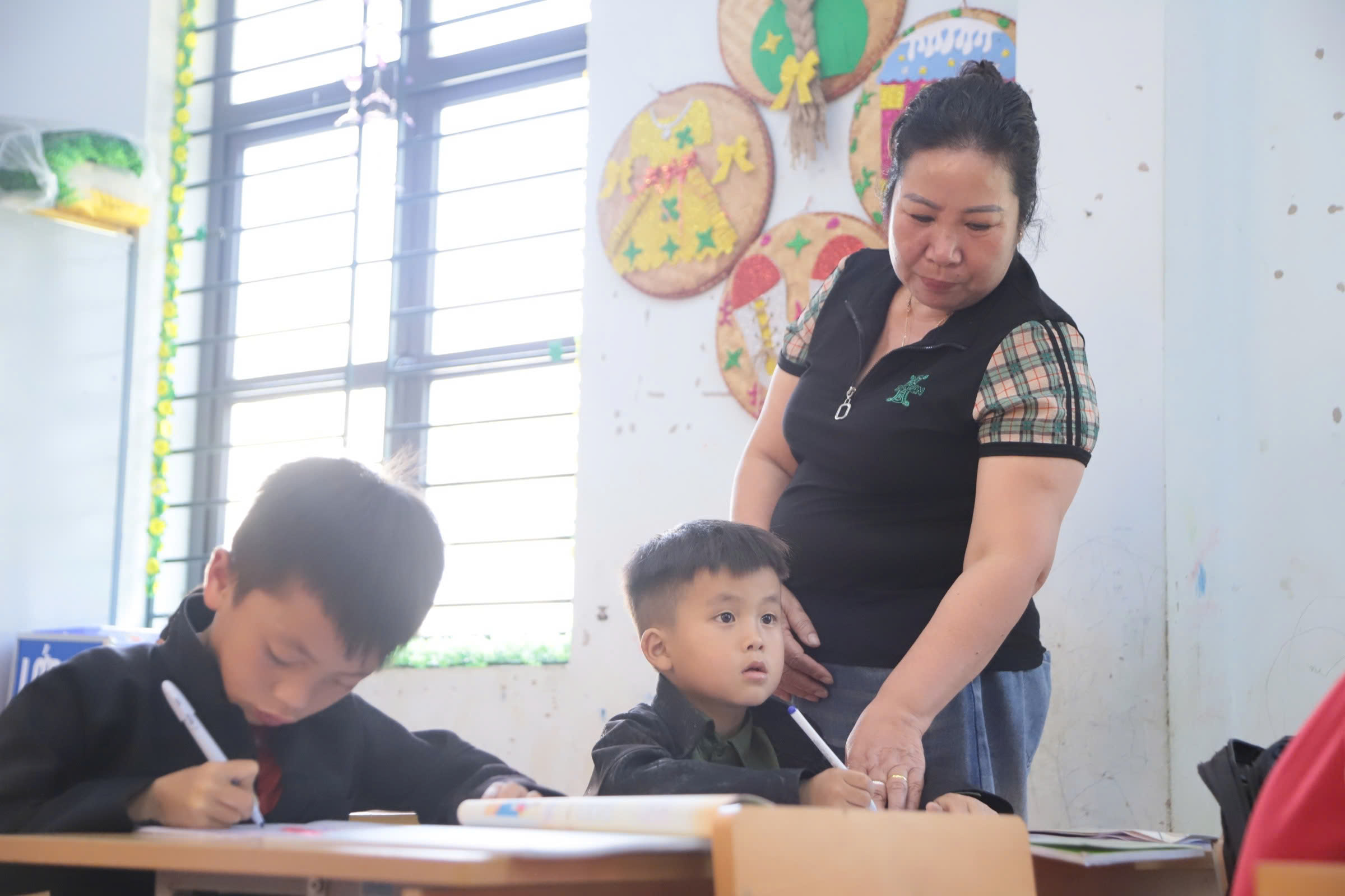 Lương nh&agrave; gi&aacute;o được xếp cao nhất - Ảnh 1.