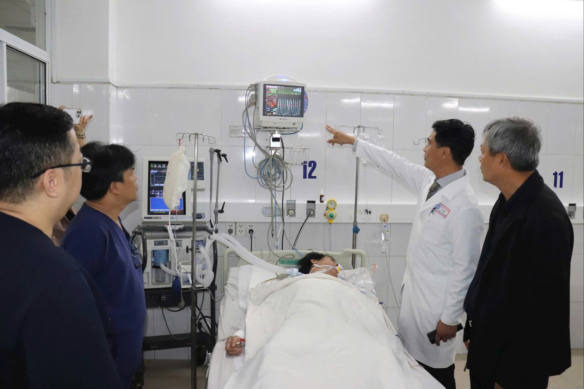 T&igrave;nh h&igrave;nh sức khỏe của 4 nạn nh&acirc;n vụ ngạt kh&iacute; ở Đ&agrave; Nẵng được cập nhật - Ảnh 1.