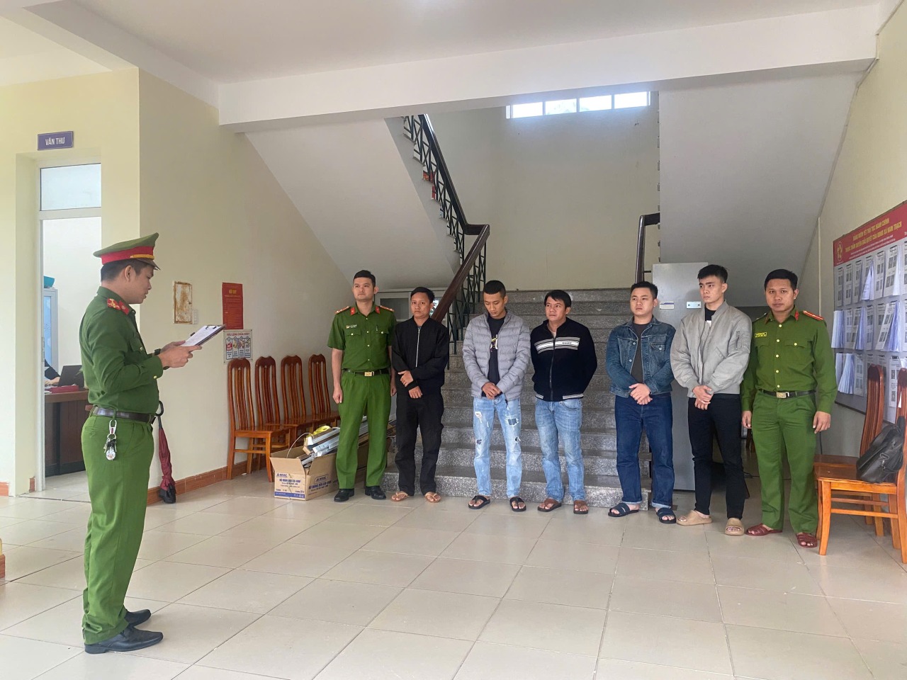 Khởi tố 7 người trong vụ hỗn chiến qu&aacute;n nhậu tại Quảng Trị - Ảnh 1.