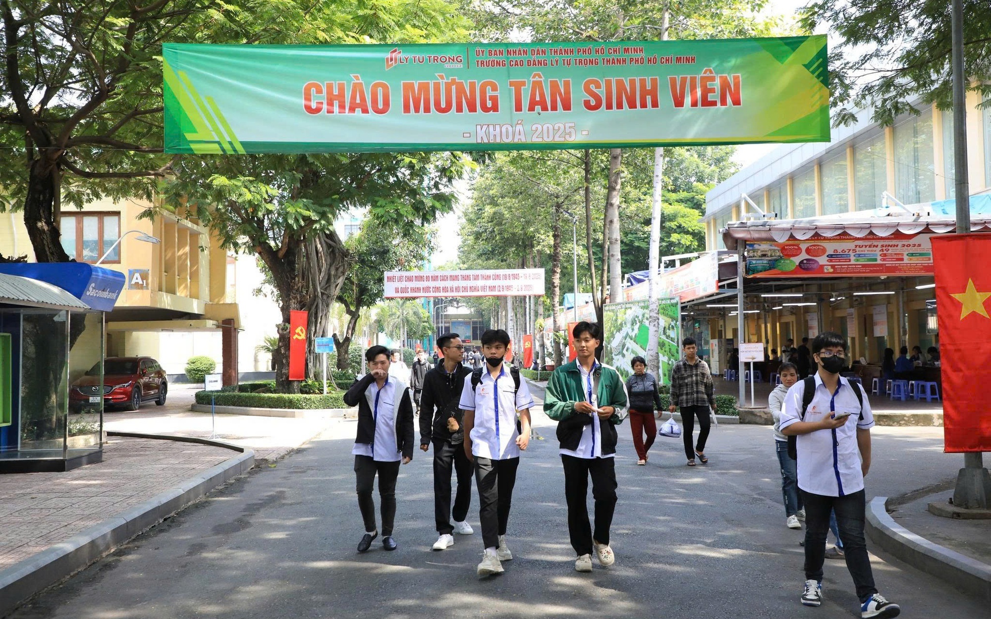 Vụ Trường CĐ Lý Tự Trọng: UBND TP HCM chỉ đạo làm rõ