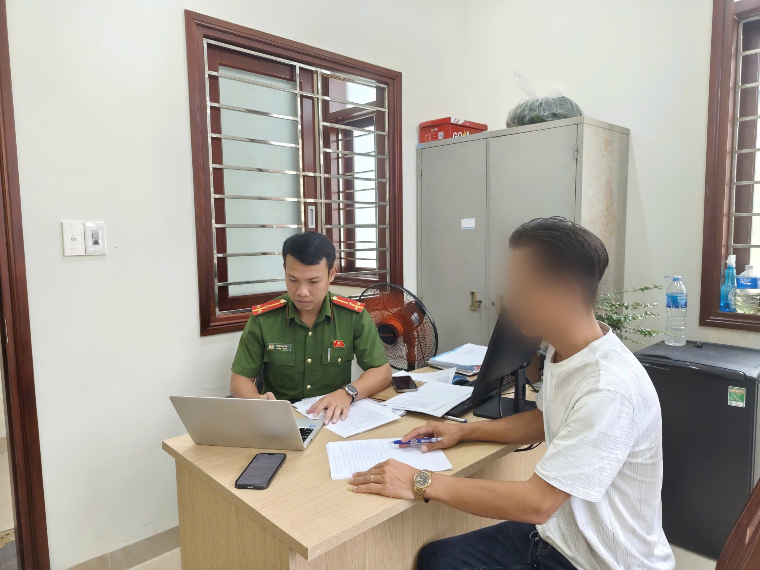 Phạt 3 thanh niên đăng ảnh “nhạy cảm” của người khác lên nhóm Zalo - Ảnh 3.