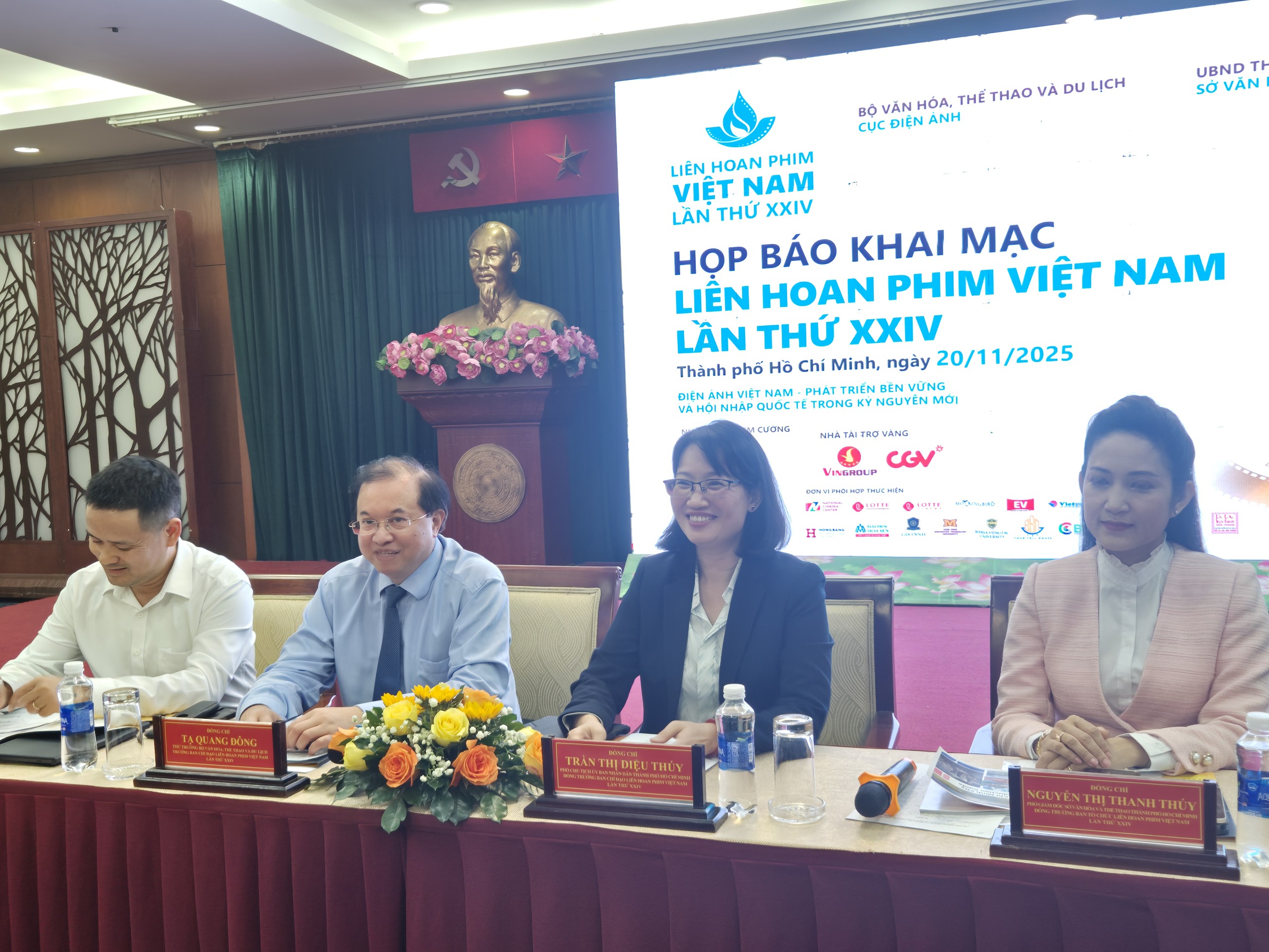 Phát tặng 1.500 vé khai mạc LHP Việt Nam lần XXIV - Ảnh 1.