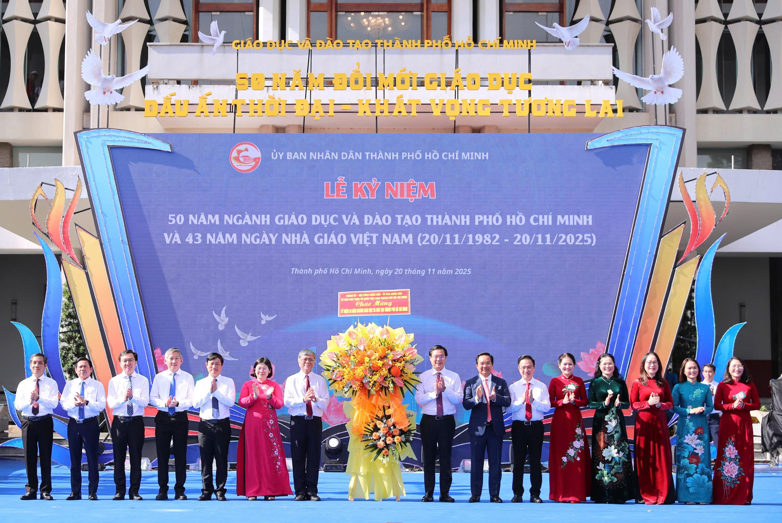 GD-ĐT TP HCM "đi sau m&agrave; về trước" - Ảnh 1.
