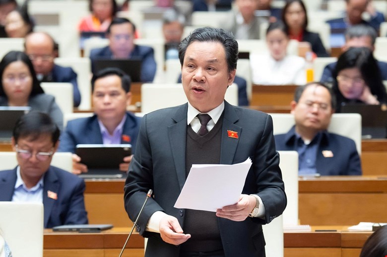 Đại biểu Quốc hội nhấn mạnh Vai trò người thầy và yêu cầu xã hội đối với họ - Ảnh 2.