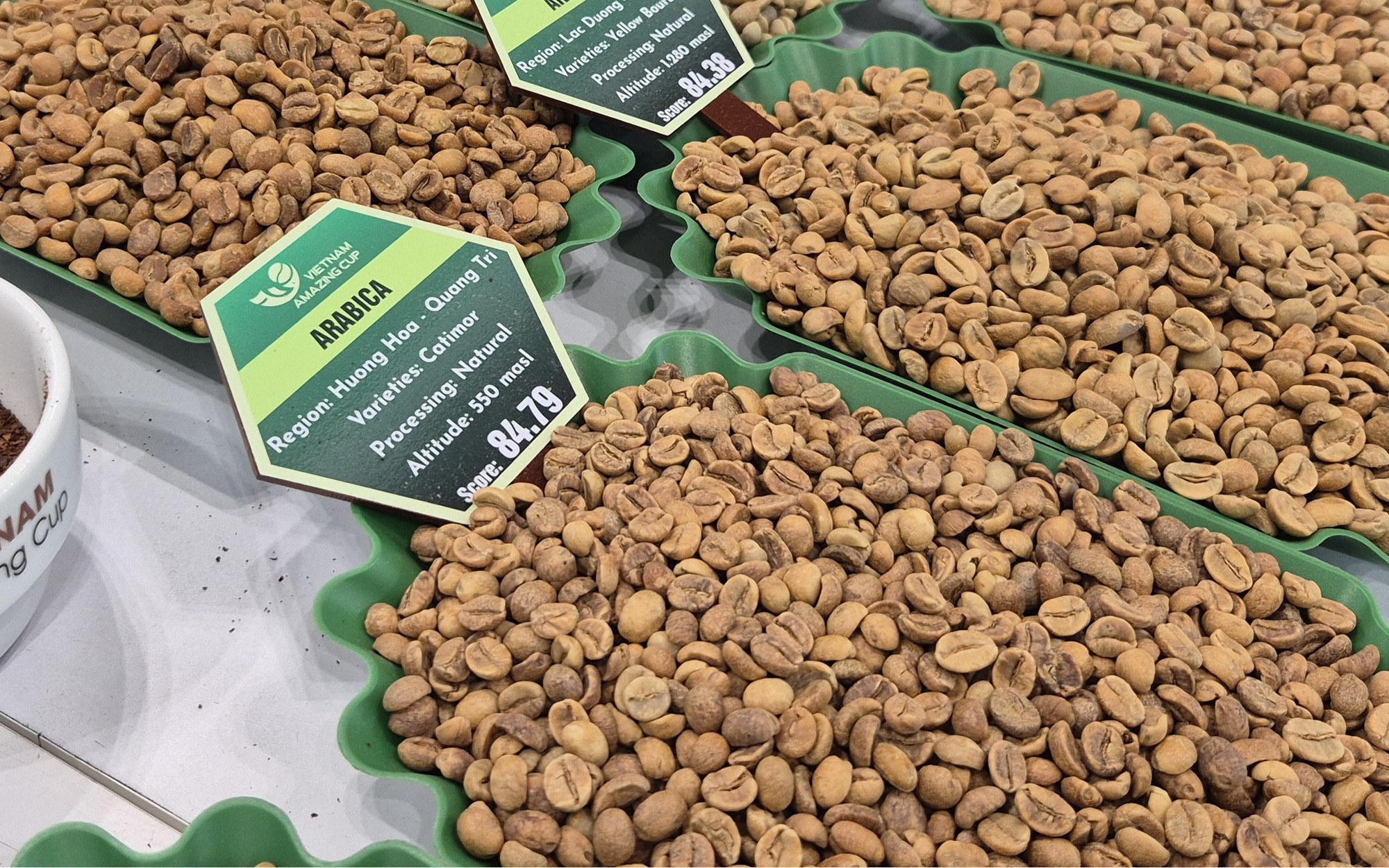 Giá cà phê hôm nay 20-11: Robusta giữ giá tốt