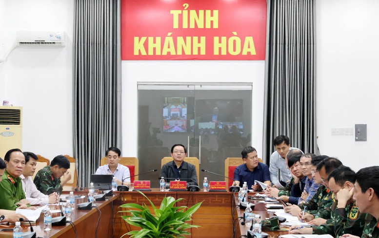 Cuộc họp khẩn từ Algeria: Thủ tướng ứng ph&oacute; mưa lũ miền Trung - Ảnh 5.