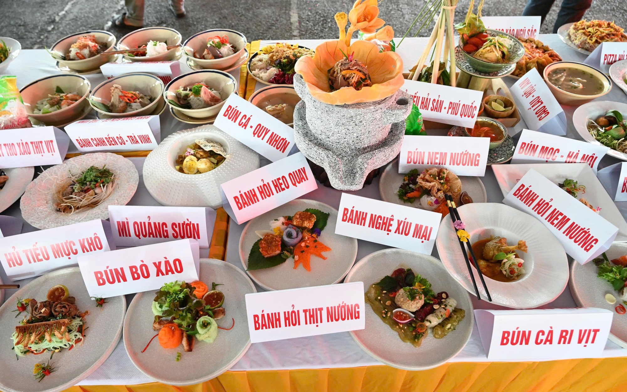 100 món ngon từ gạo, bún vừa lập kỷ lục tại TP HCM có gì hấp dẫn?