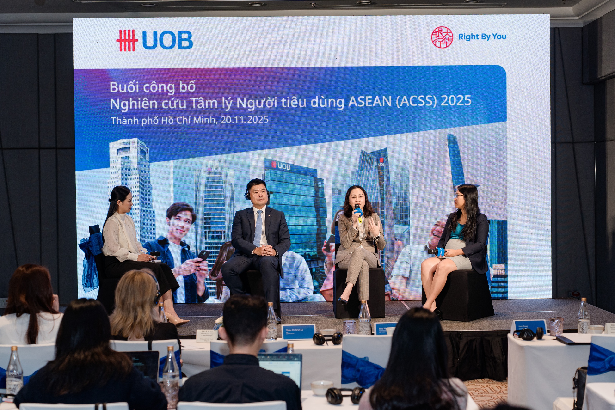 UOB: Người ti&ecirc;u d&ugrave;ng Việt Nam dẫn đầu ASEAN về lạc quan kinh tế - Ảnh 2.