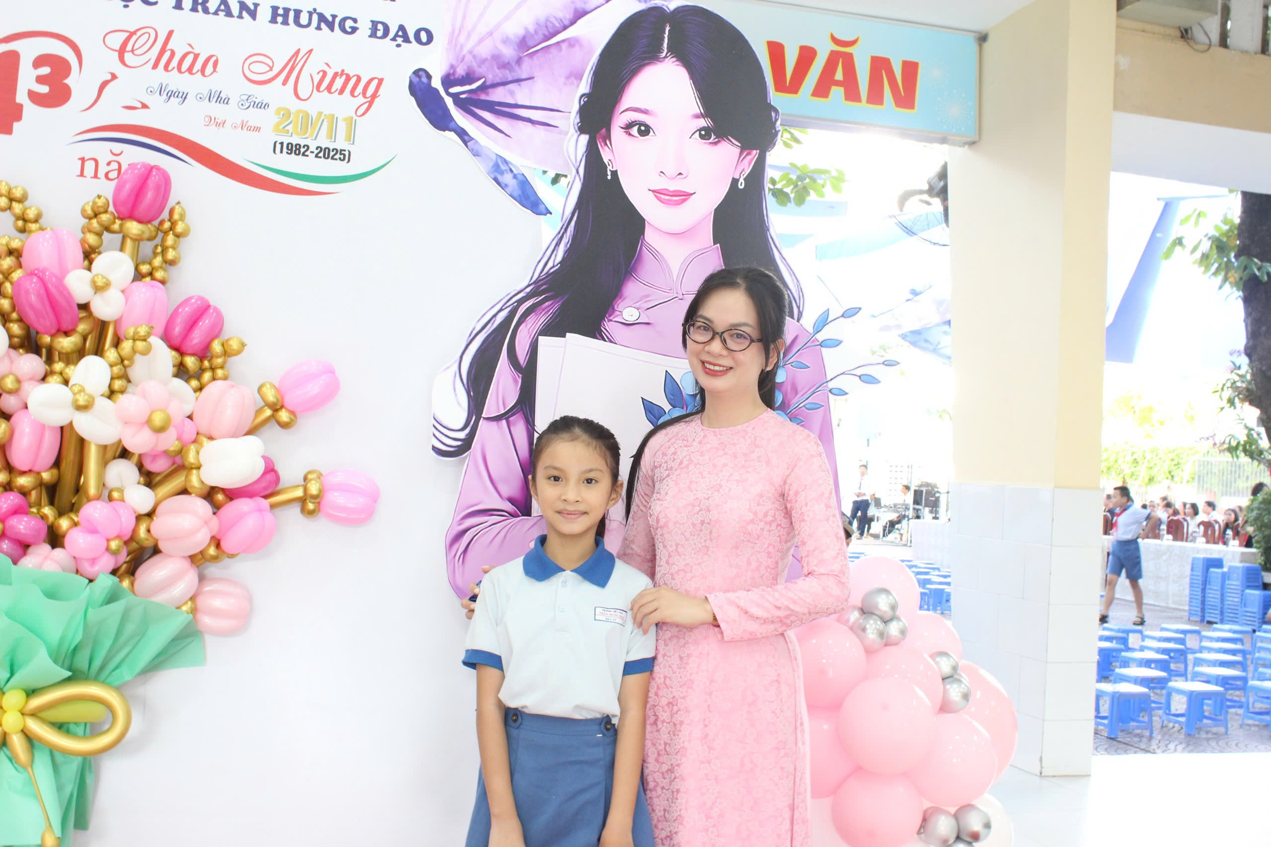 Rạng ngời ánh mắt cô, trò ngày Nhà giáo Việt Nam - Ảnh 4.