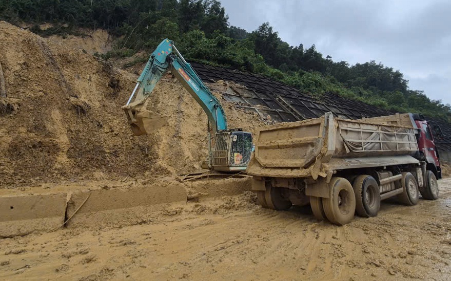 Thông tin quan trọng khi đi đường cao tốc nối Huế - Đà Nẵng, người dân cần biết