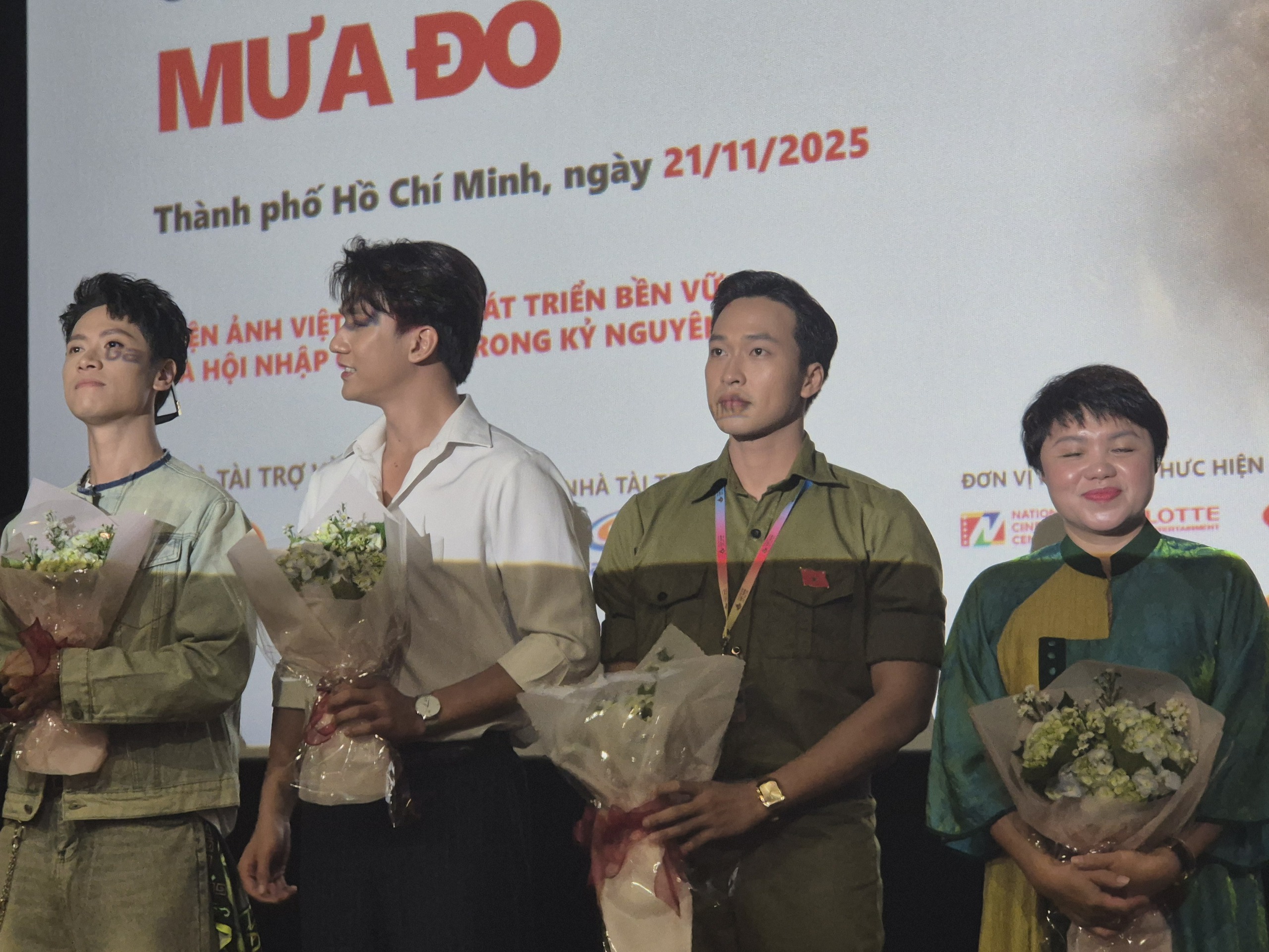 Tạ, Cường, T&uacute; của "Mưa đỏ" khuấy đảo kh&aacute;n giả LHP VN lần XXIV - Ảnh 8.