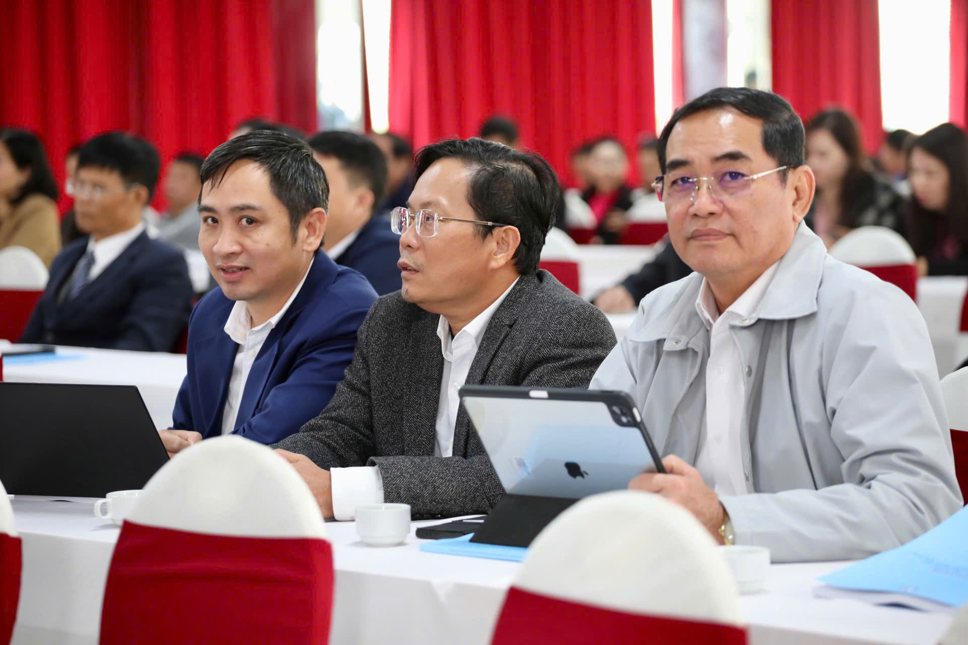 N&acirc;ng cao hiệu quả b&aacute;o ch&iacute; trong bối cảnh mới - Ảnh 2.