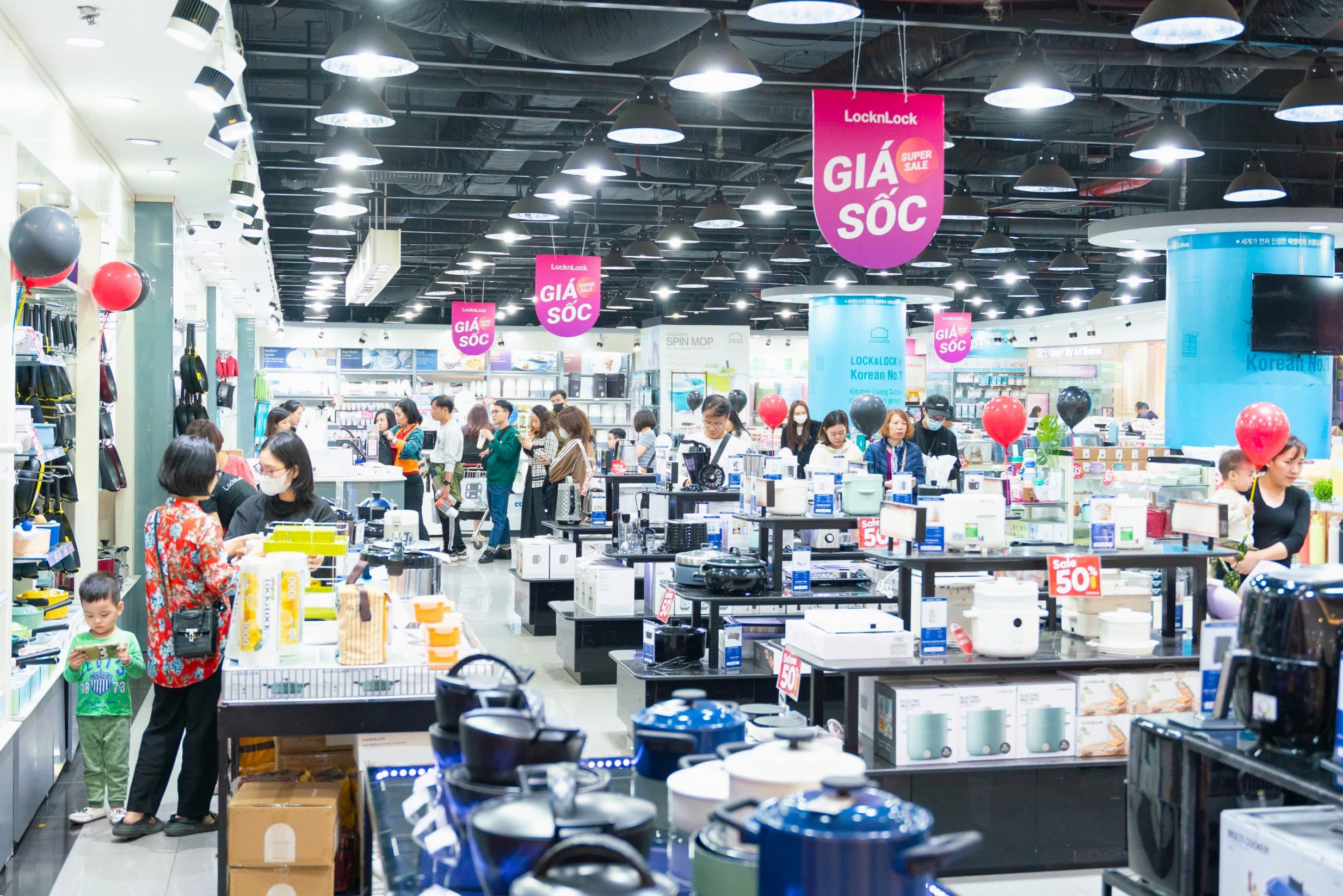 Vincom Black Friday 2025: Đại tiệc giảm giá khuấy động thị trường bán lẻ cả nước - Ảnh 5.