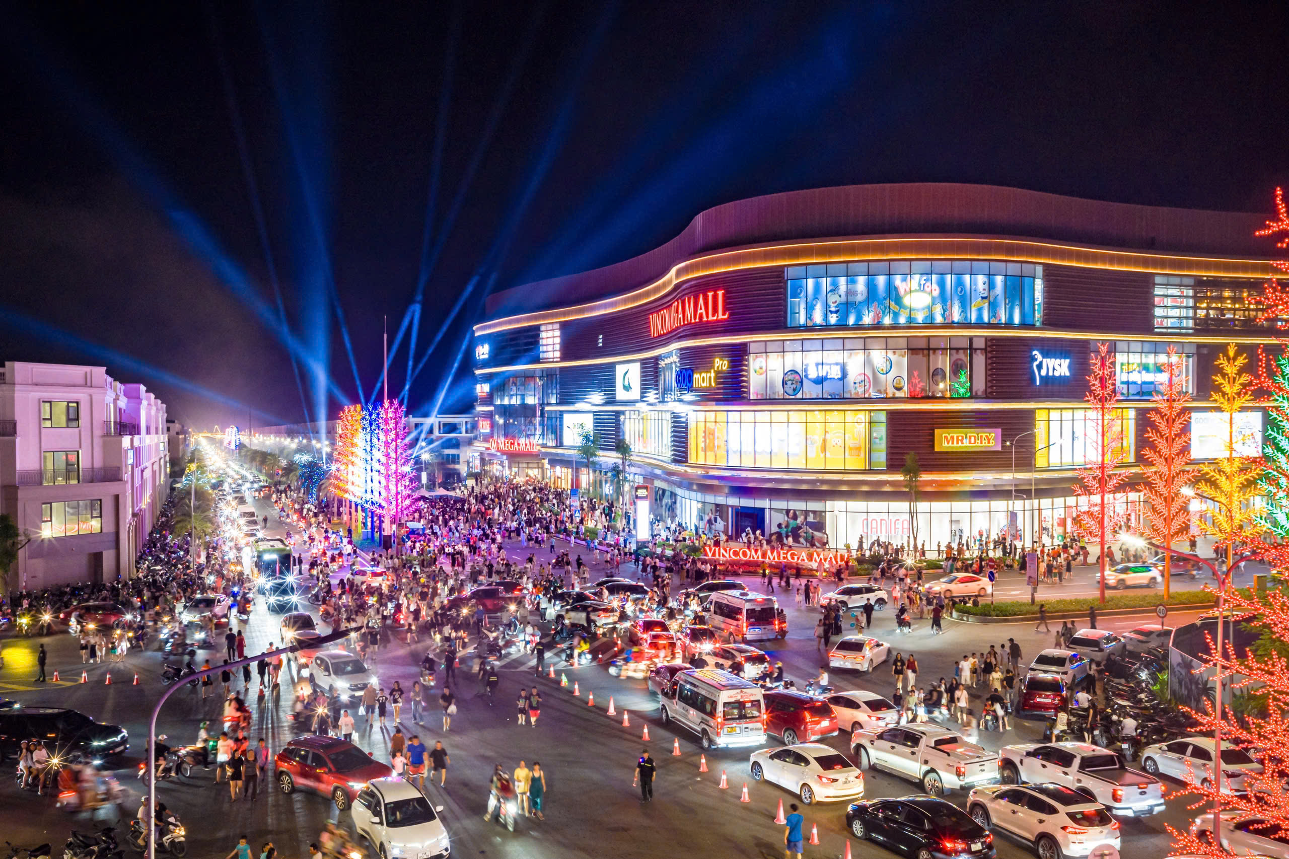 Vincom Black Friday 2025: Đại tiệc giảm giá khuấy động thị trường bán lẻ cả nước - Ảnh 6.