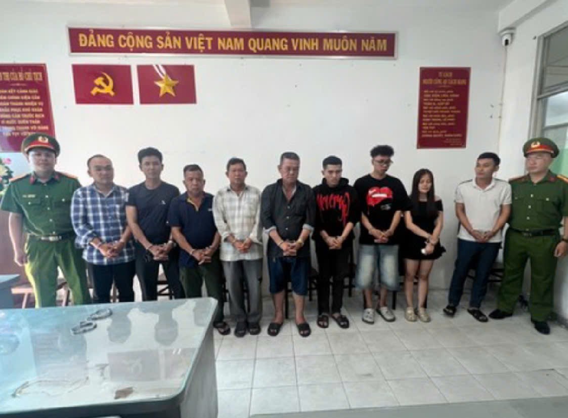VKSND TPHCM truy tố chủ trại h&ograve;m cho mướn h&ograve;m mang đi diễu phố  - Ảnh 1.