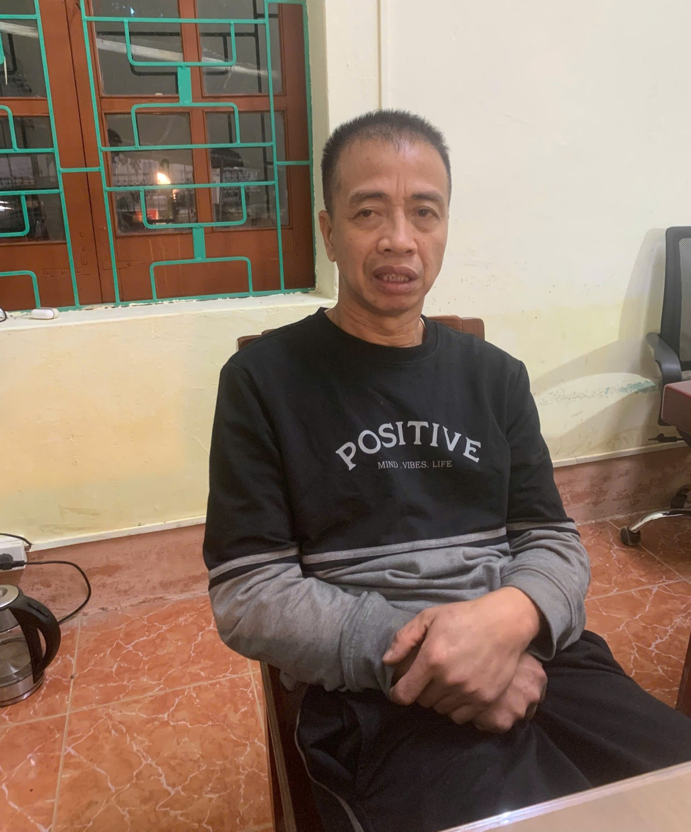 Vụ bé gái 13 tuổi bị bà nội tra khảo, đánh đập dã man: Bắt các đối tượng liên quan - Ảnh 2.
