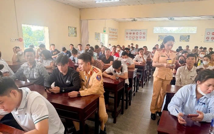 3 lý do nên tải ứng dụng VNeTraffic