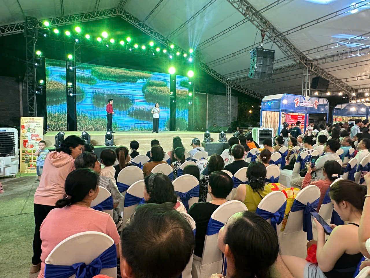 Nghệ sĩ Nh&agrave; h&aacute;t Cao Văn Lầu tạo ấn tượng đẹp tại TP HCM - Ảnh 4.