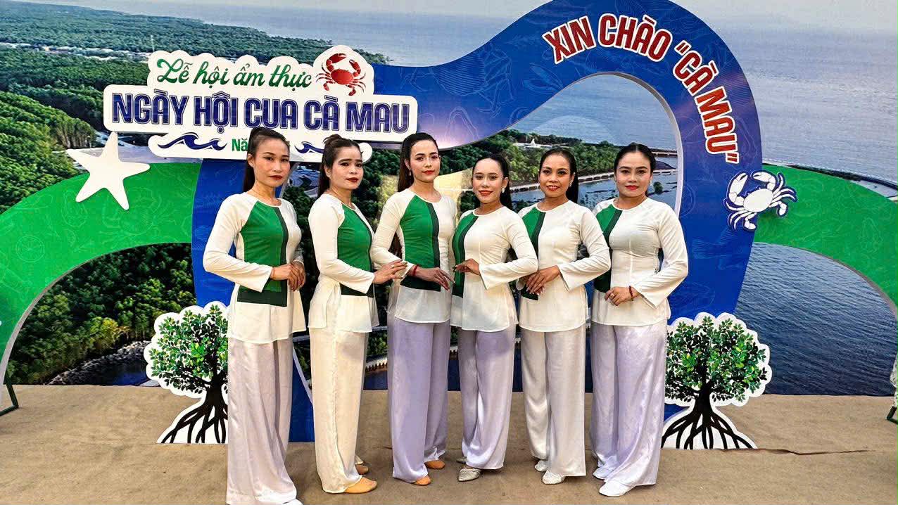 Nghệ sĩ Nh&agrave; h&aacute;t Cao Văn Lầu tạo ấn tượng đẹp tại TP HCM - Ảnh 3.