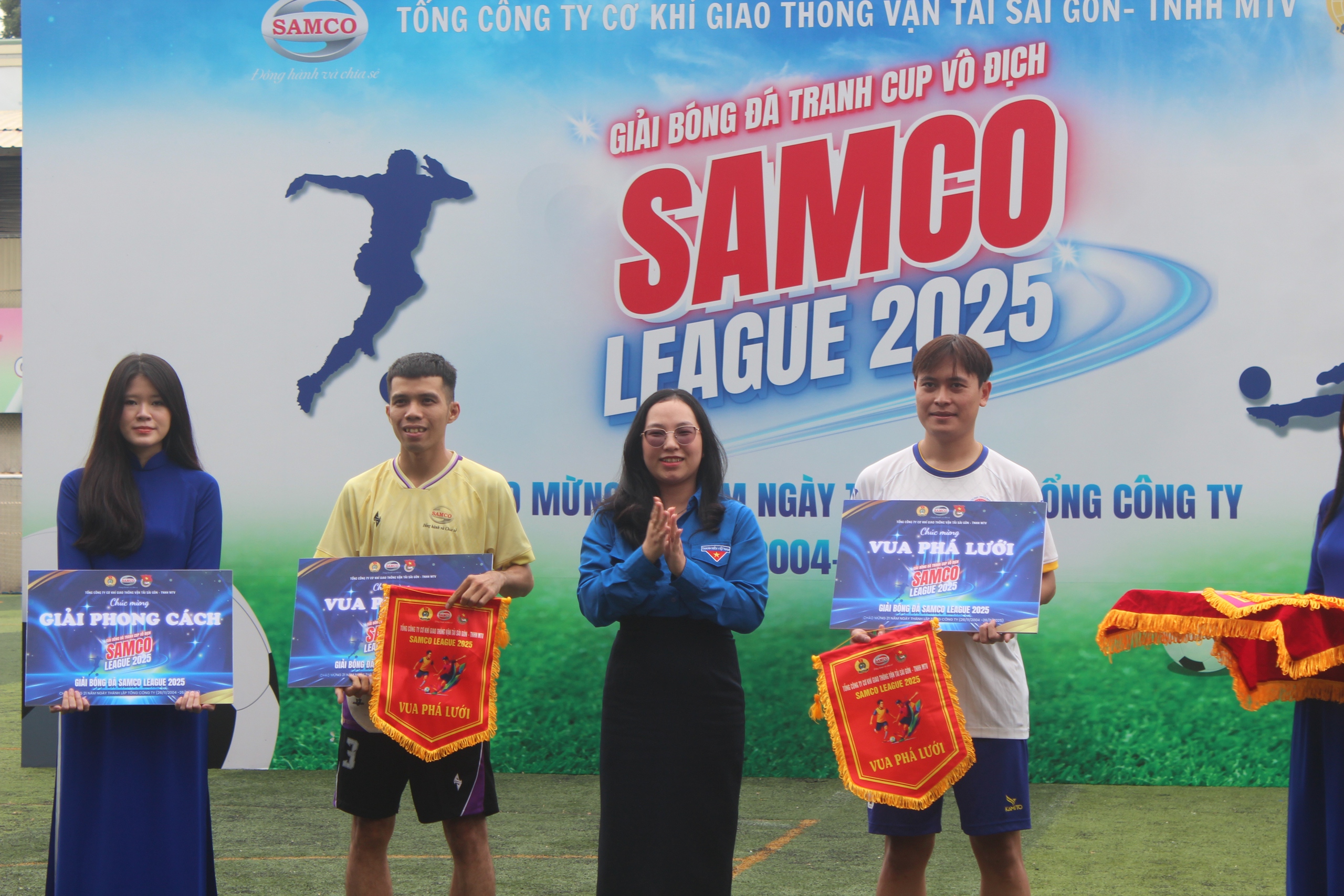 X&iacute; Nghiệp Isamco v&agrave; Bệnh viện Răng H&agrave;m Mặt c&ugrave;ng đoạt c&uacute;p v&ocirc; địch SAMCO LEAGUE 2025 - Ảnh 8.