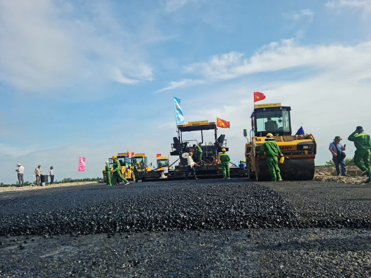 Hình ảnh mới nhất từ tuyến cao tốc Châu Đốc - Cần Thơ - Sóc Trăng đang thi công - Ảnh 14.