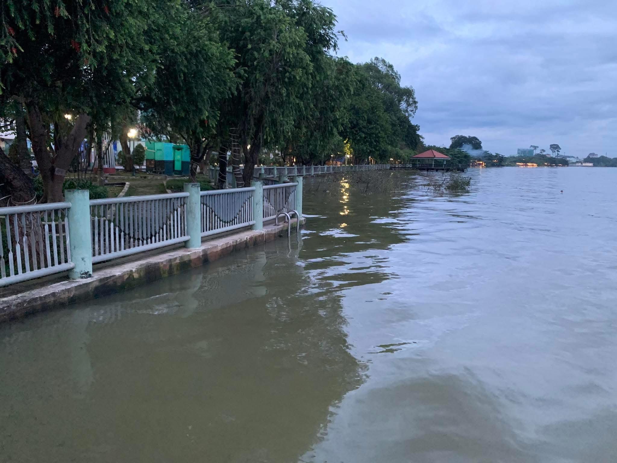 Cảnh b&aacute;o nguy cơ xảy ra lũ tr&ecirc;n s&ocirc;ng Đồng v&agrave; La Ng&agrave; - Ảnh 1.