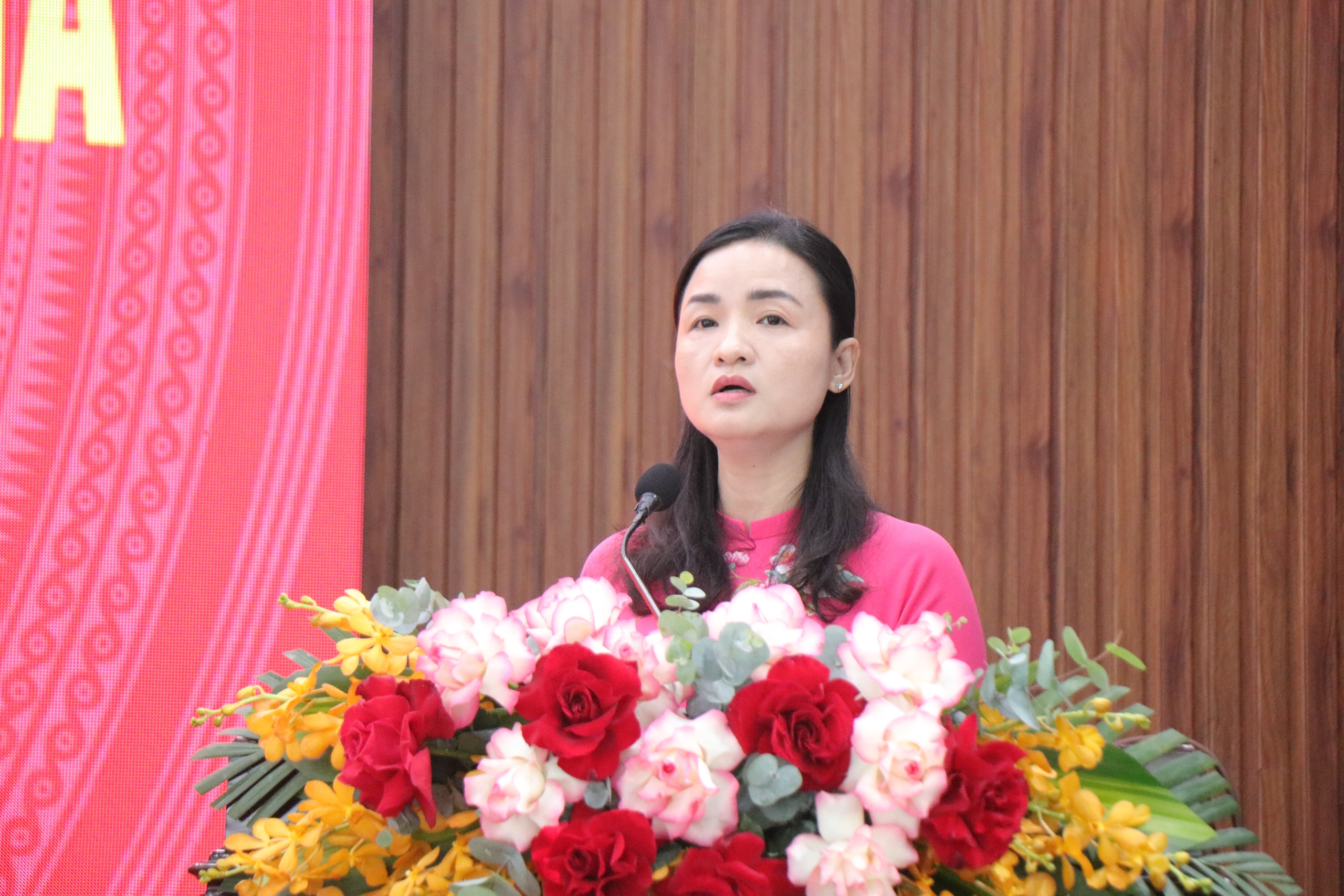 L&atilde;nh đạo TPHCM d&acirc;ng hoa, d&acirc;ng hương kỷ niệm 85 năm Ng&agrave;y Nam Kỳ khởi nghĩa - Ảnh 2.