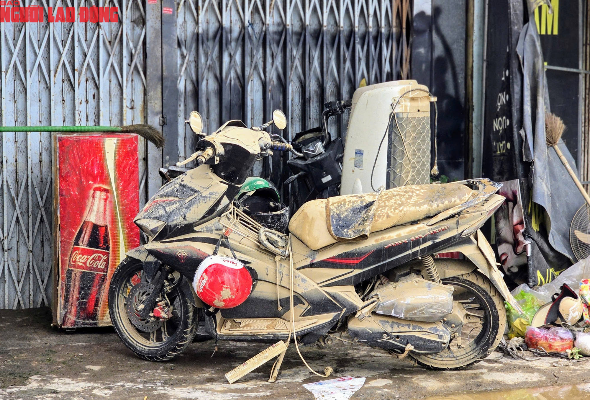 Nhiều tuyến đường Nha Trang còn "ngập" trong rác - Ảnh 8.