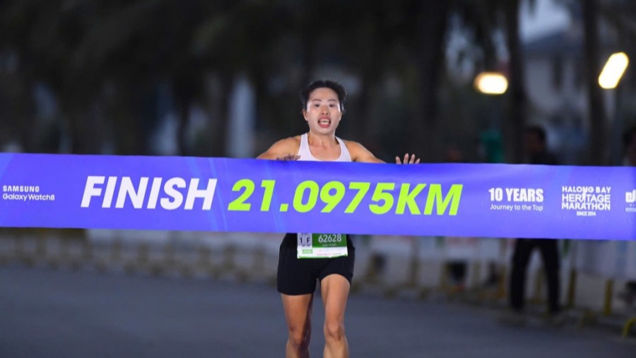 "Mưa" kỷ lục tại Giải Marathon Quốc tế Di Sản Hạ Long 2025 - Ảnh 4.