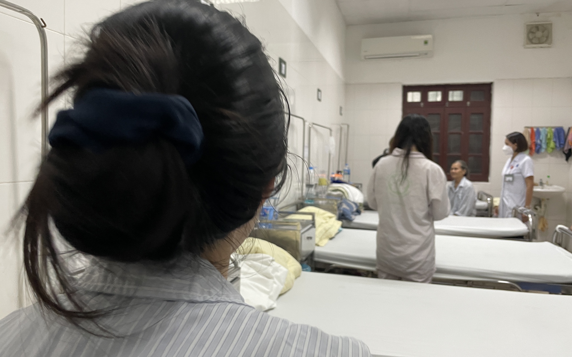 Nhiều người trẻ “sập nguồn” vì thức khuya?