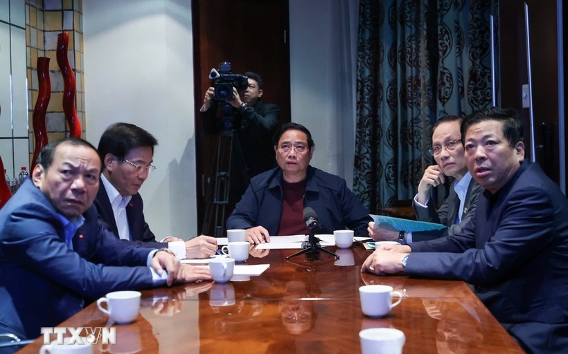 Thủ tướng: Dựng lại nhà cho người dân bị thiệt hại do lũ lụt trước Tết