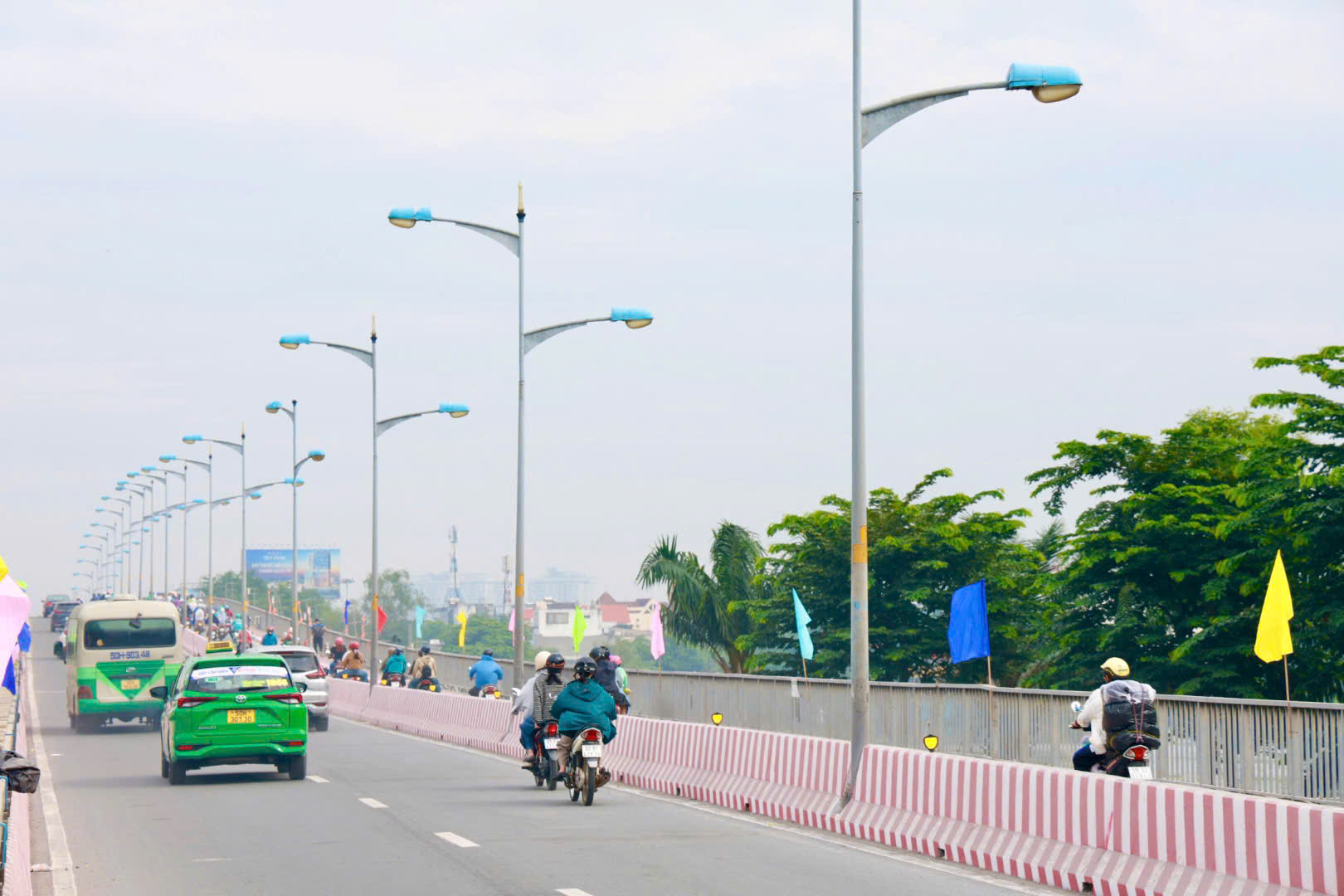 Cầu Bình Triệu 1 chính thức thông xe: Mở lại làn ô tô - Ảnh 8.
