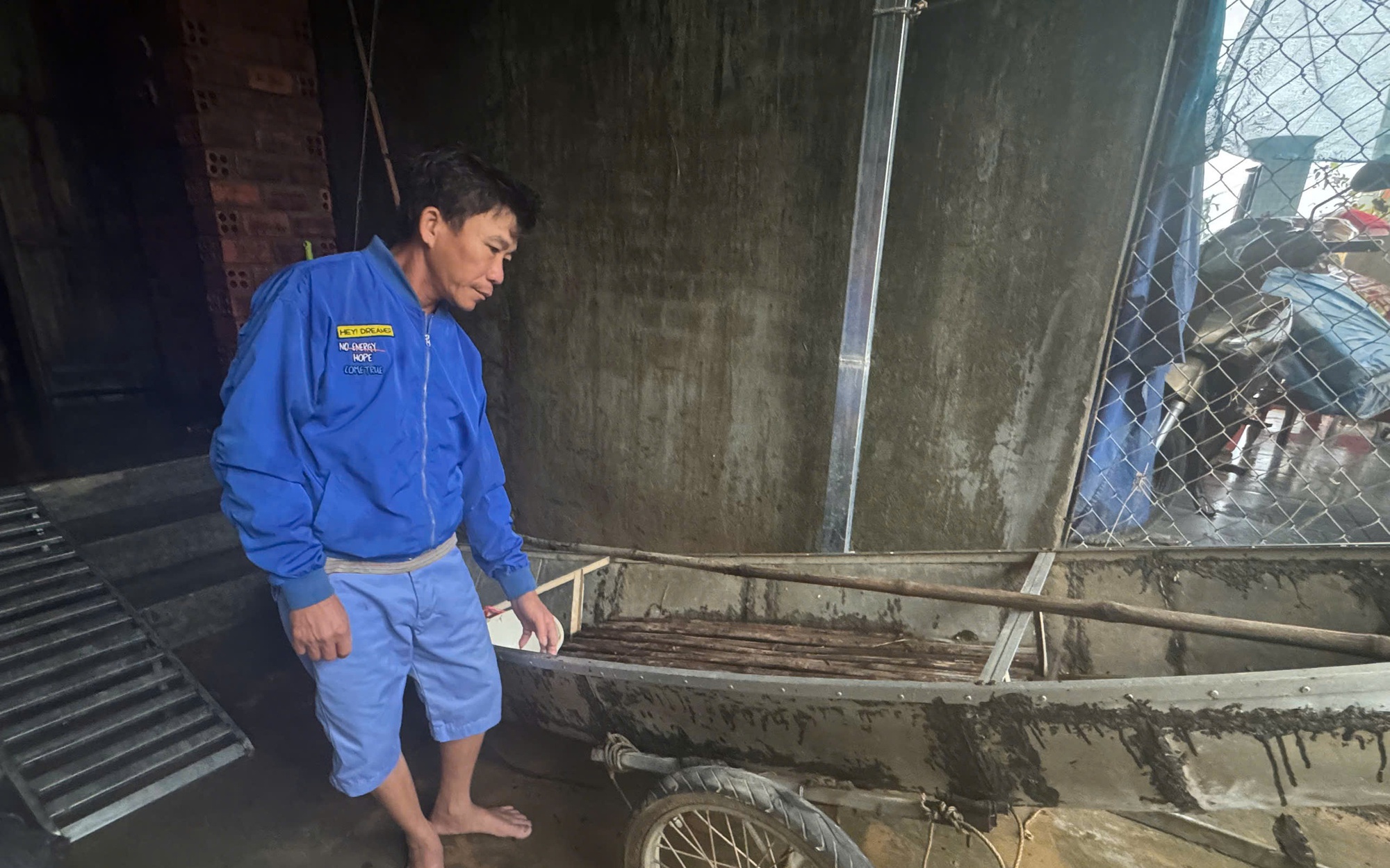 Người hùng cứu hơn 40 người trong lũ dữ vừa nhận tin vui