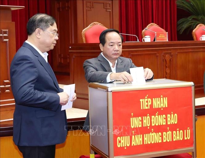 Tổng Bí thư Tô Lâm và các đại biểu quyên góp, ủng hộ đồng bào chịu ảnh hưởng bởi bão lũ - Ảnh 5.