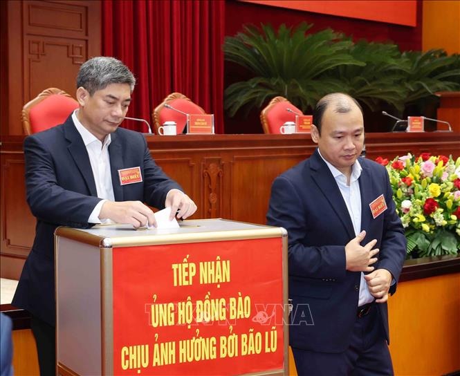 Tổng Bí thư Tô Lâm và các đại biểu quyên góp, ủng hộ đồng bào chịu ảnh hưởng bởi bão lũ - Ảnh 8.