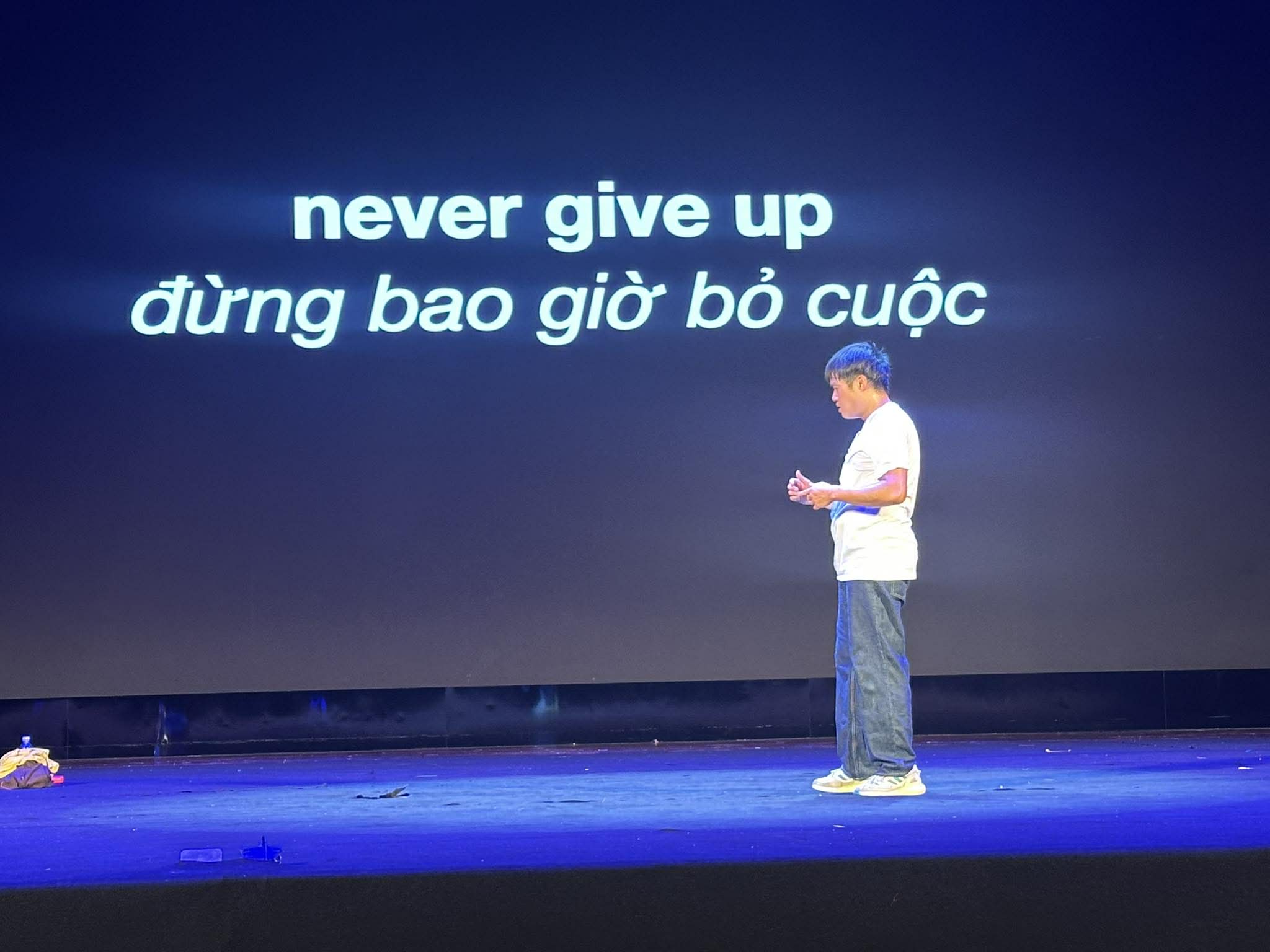 Kịch độc thoại Phi Nguyễn - Cuộc tự vấn về bản ngã - Ảnh 4.