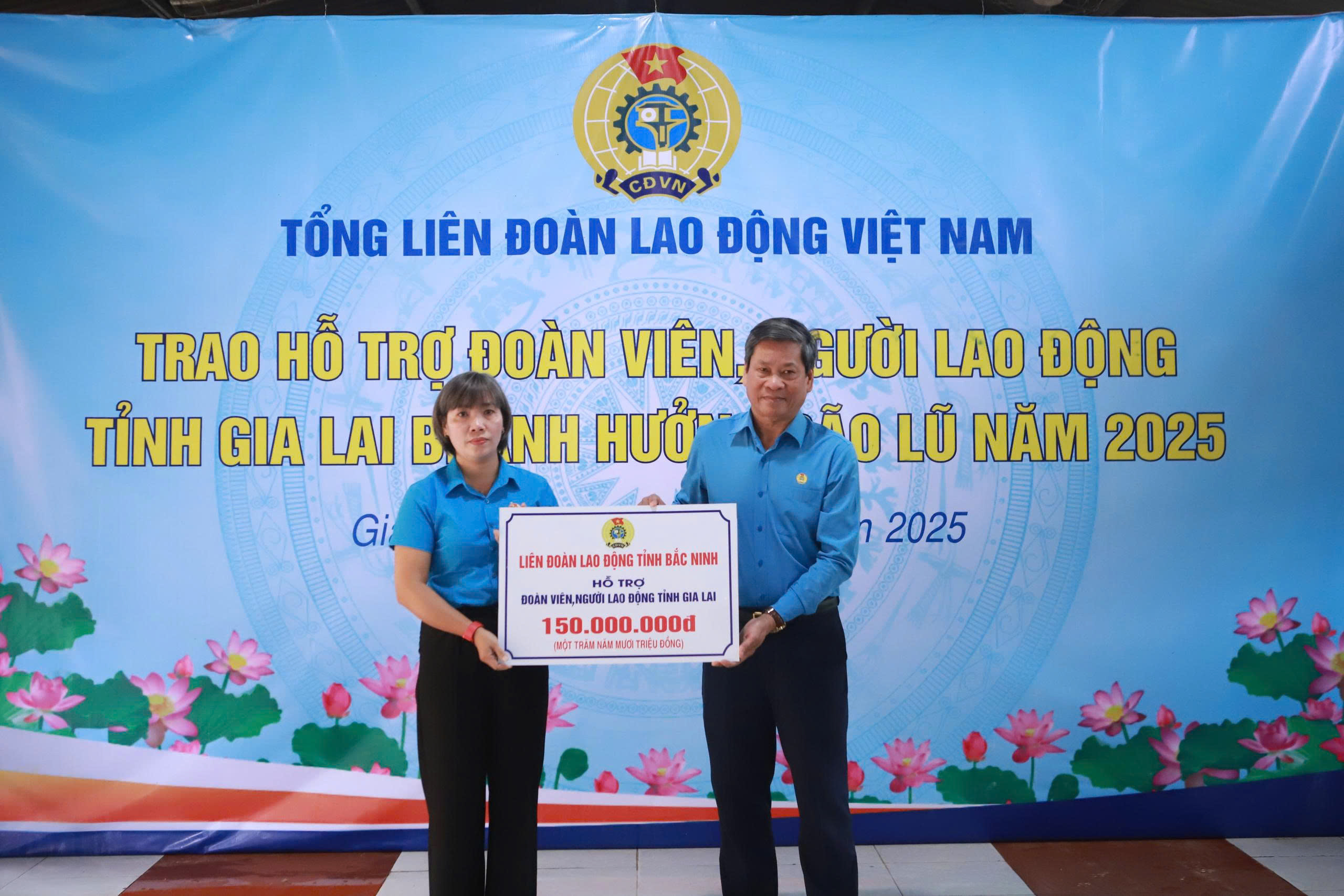 C&ocirc;ng đo&agrave;n hỗ trợ khẩn cấp 1,5 tỉ đồng cho đo&agrave;n vi&ecirc;n tỉnh Gia Lai bị thiệt hại do mưa lũ - Ảnh 3.