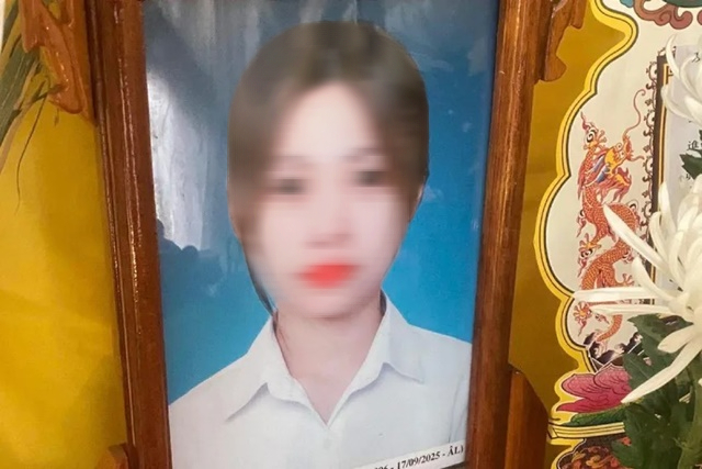 Thi thể bị tr&oacute;i tay trong bao tr&ocirc;i s&ocirc;ng: Nạn nh&acirc;n nghi l&agrave; c&ocirc; g&aacute;i 19 tuổi - Ảnh 2.