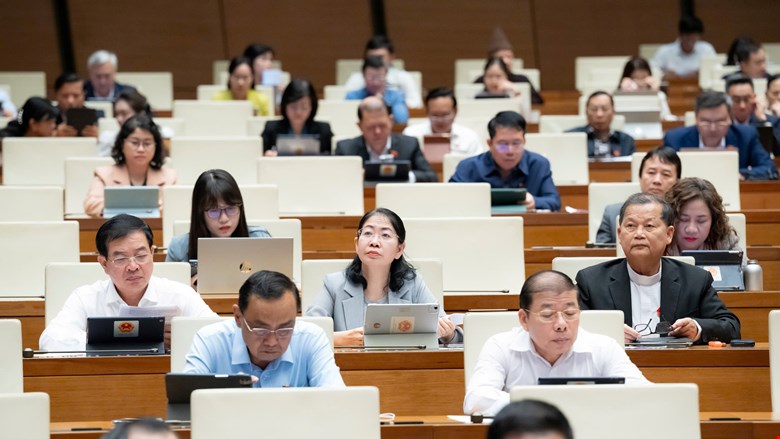 Đại biểu Quốc hội kiến nghị tạo điều kiện ph&aacute;t triển cơ quan b&aacute;o ch&iacute; địa phương đ&atilde; tự chủ t&agrave;i ch&iacute;nh  - Ảnh 2.