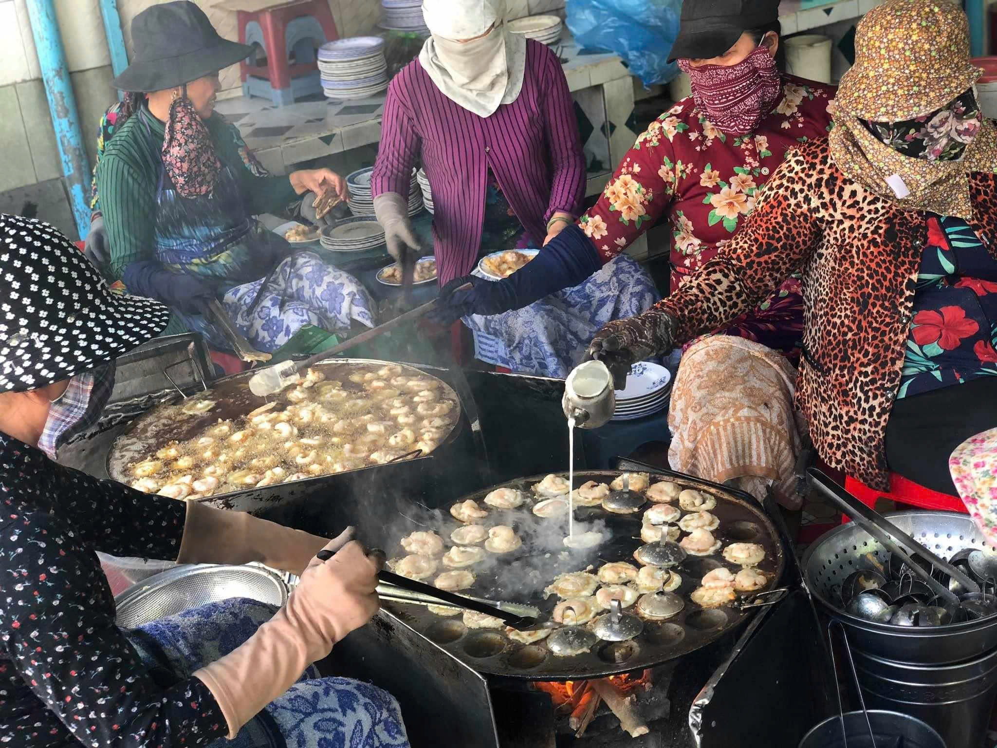 Bánh khọt nức tiếng gần xa - Ảnh 3.