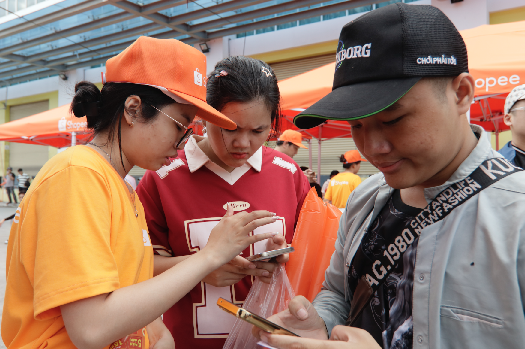 Sân chơi "Công xưởng hạnh phúc" đến với Công ty Ampacs International - Ảnh 7.