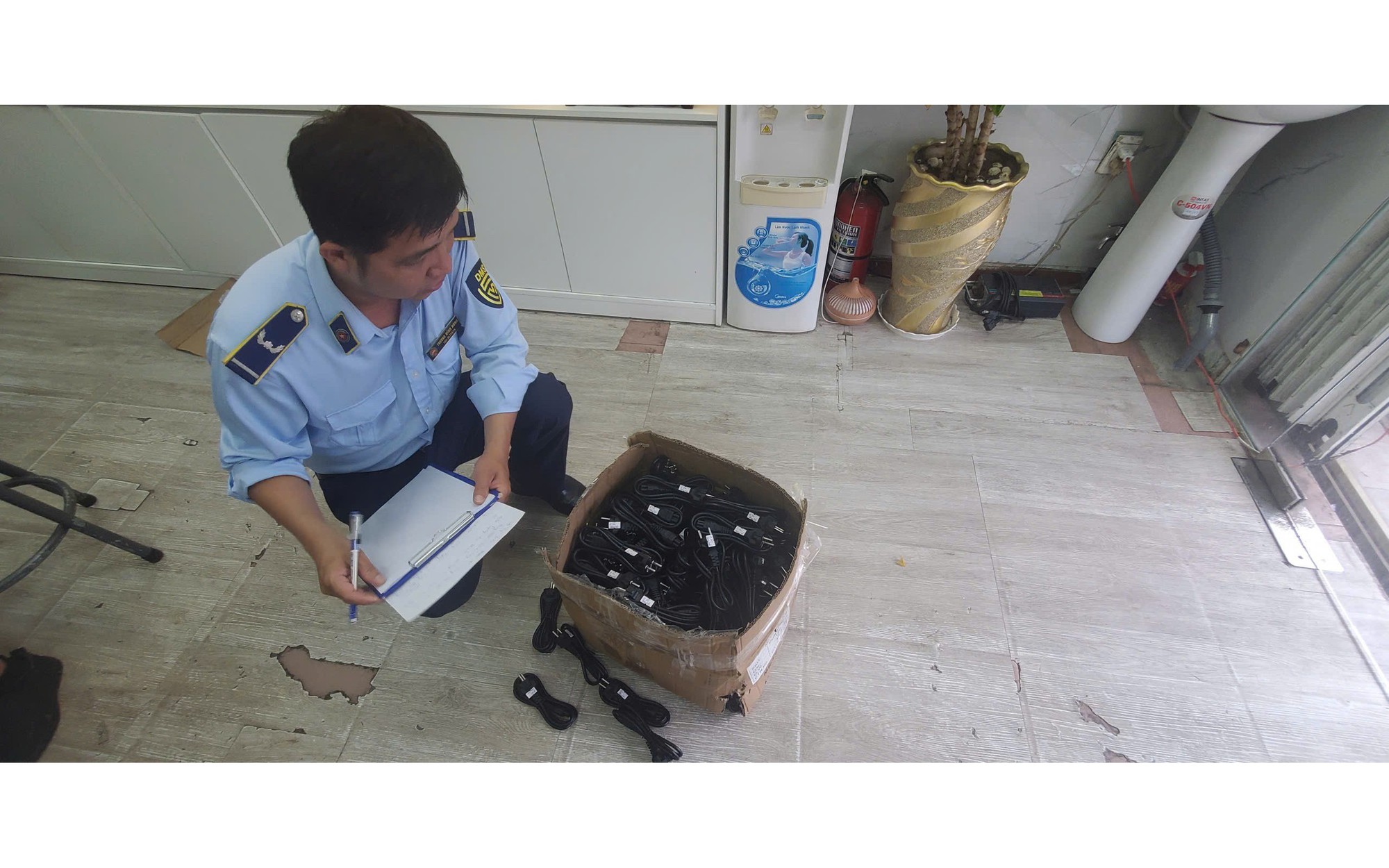 TPHCM: Ba doanh nghiệp vàng bị phạt, tịch thu hơn 54 gram vàng trang sức