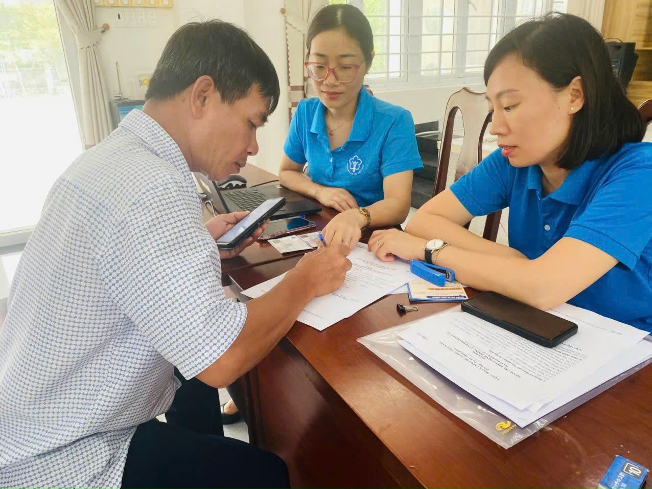  Đủ điều kiện hưởng lương hưu trước tuổi kh&ocirc;ng được hưởng trợ cấp thất nghiệp - Ảnh 1.