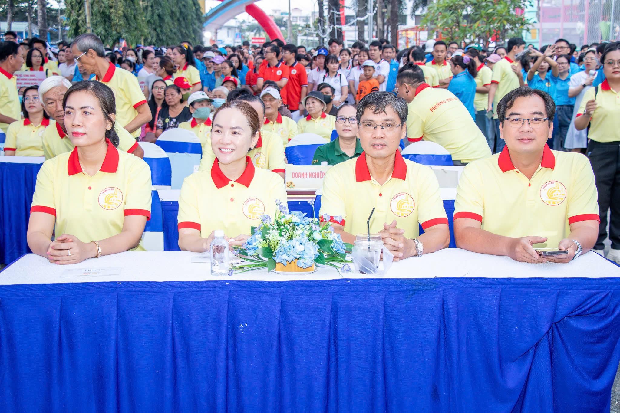 Hơn 2.000 người c&ugrave;ng nhau đi bộ ở phường Thủ Đức - Ảnh 7.