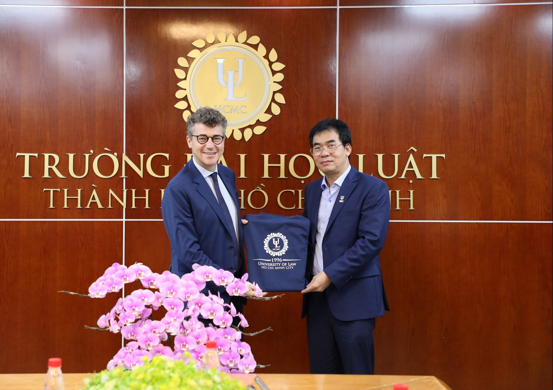 Nửa thế kỷ vươn m&igrave;nh của Trường ĐH Luật TP HCM - Ảnh 11.
