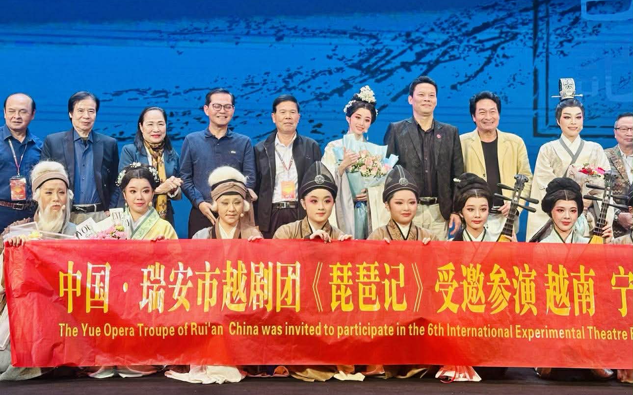 "Tỳ bà ký" toàn nữ - kịch Trung Hoa tạo ấn tượng mạnh với khán giả Ninh Bình